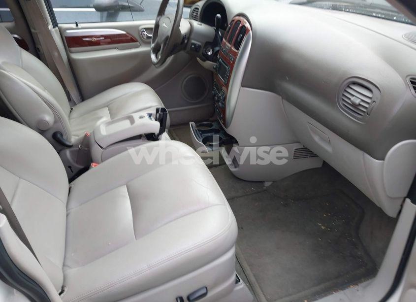 Photo 5 of 2005 Chrysler Town & COUNTRY LIMITED (VIN 2C8GP64L45R187210)