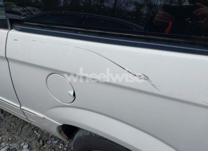 Photo 6 of 2005 Chrysler Town & COUNTRY LIMITED (VIN 2C8GP64L45R187210)