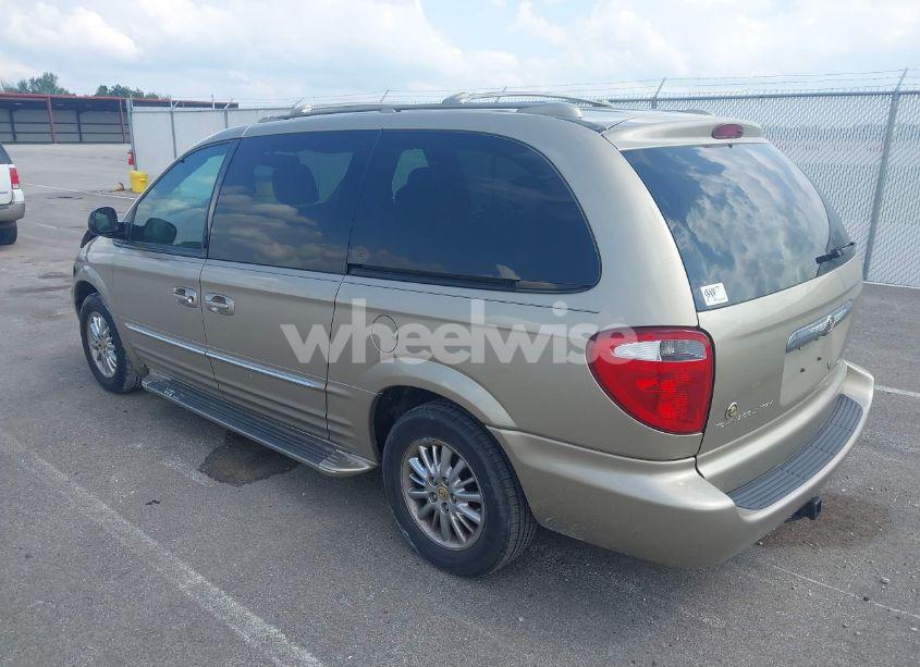 Photo 3 of 2002 Chrysler Town & COUNTRY LIMITED (VIN 2C8GP64L62R720105)