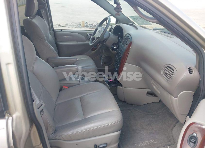 Photo 5 of 2002 Chrysler Town & COUNTRY LIMITED (VIN 2C8GP64L62R720105)