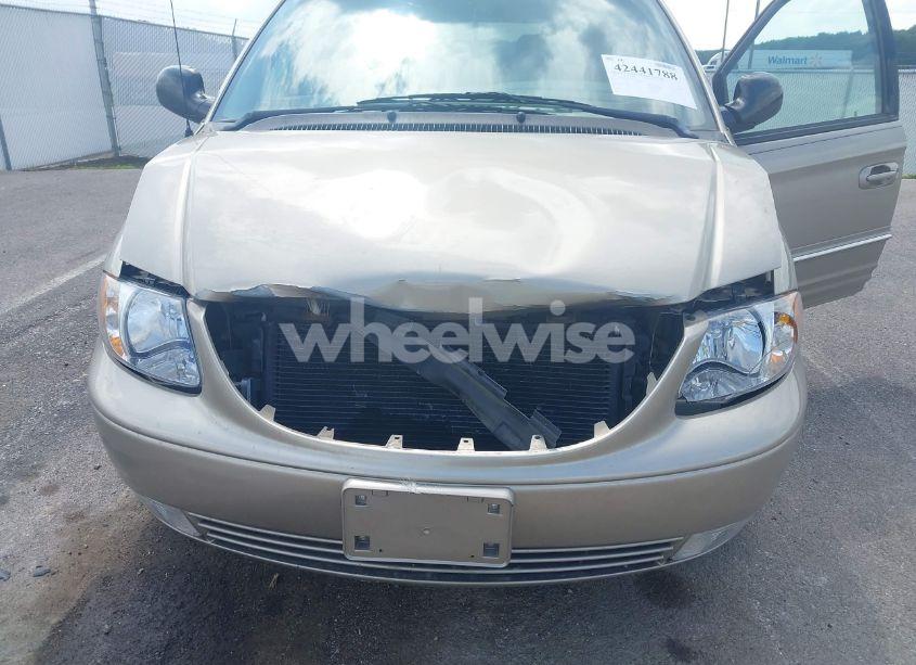 Photo 6 of 2002 Chrysler Town & COUNTRY LIMITED (VIN 2C8GP64L62R720105)