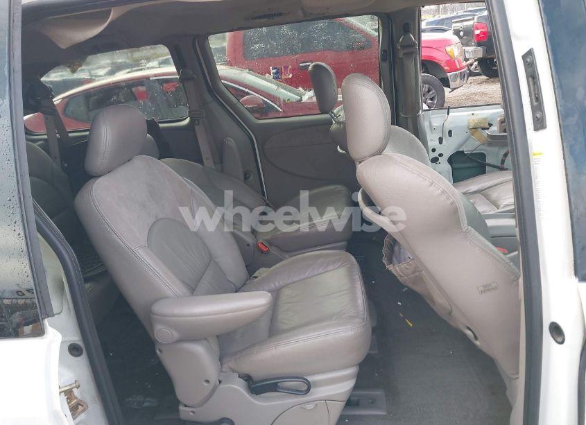 Photo 8 of 2003 Chrysler Town & COUNTRY LIMITED (VIN 2C8GP64L63R105118)