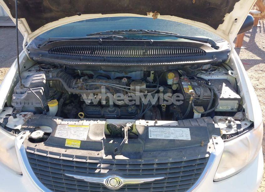 Photo 10 of 2004 Chrysler Town & COUNTRY LIMITED (VIN 2C8GP64L64R618631)