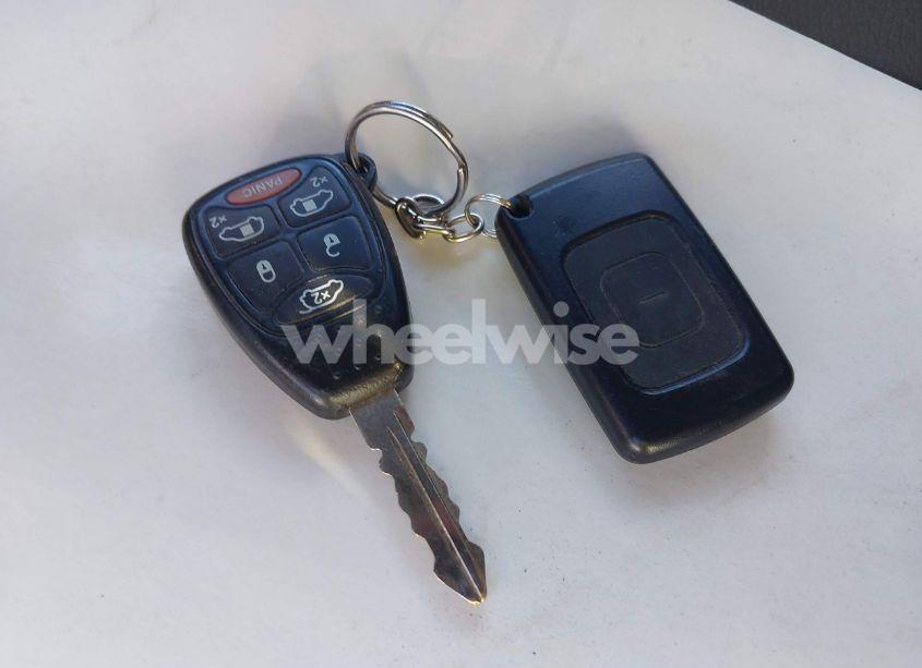 Photo 11 of 2004 Chrysler Town & COUNTRY LIMITED (VIN 2C8GP64L64R618631)