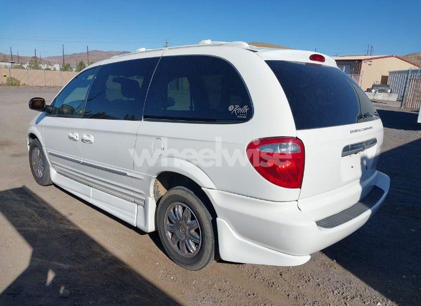 Photo 3 of 2004 Chrysler Town & COUNTRY LIMITED (VIN 2C8GP64L64R618631)