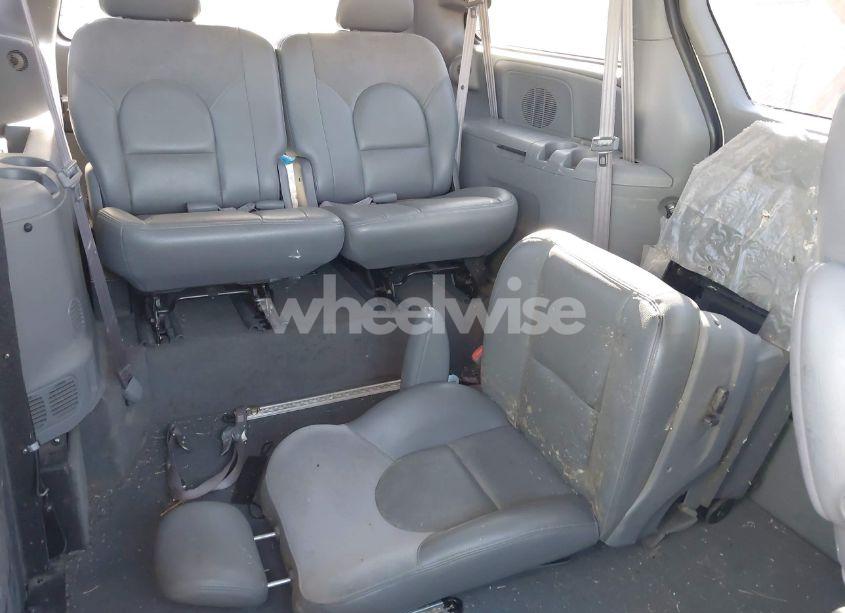 Photo 8 of 2004 Chrysler Town & COUNTRY LIMITED (VIN 2C8GP64L64R618631)