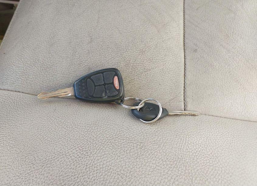 Photo 11 of 2005 Chrysler Town & COUNTRY LIMITED (VIN 2C8GP64L65R365571)