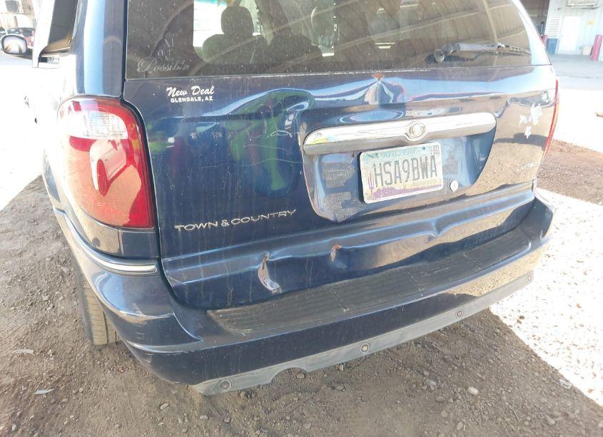 Photo 6 of 2005 Chrysler Town & COUNTRY LIMITED (VIN 2C8GP64L65R365571)