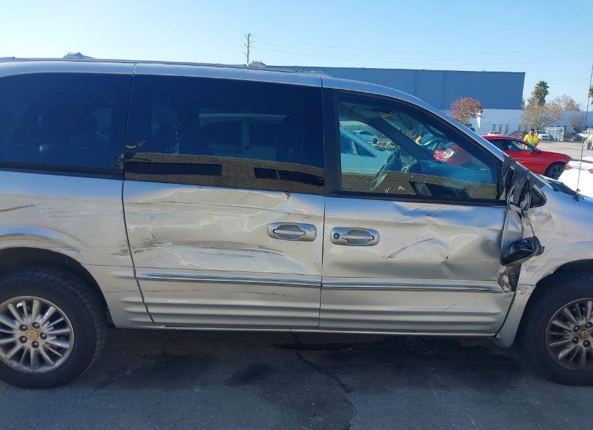 Photo 6 of 2002 Chrysler Town & COUNTRY LIMITED (VIN 2C8GP64L72R779938)