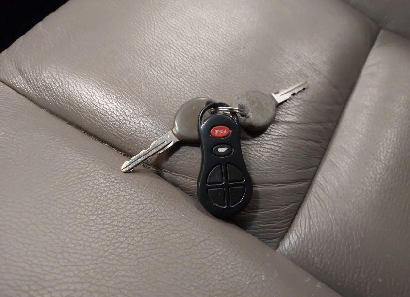 Photo 11 of 2002 Chrysler Town & COUNTRY LIMITED (VIN 2C8GP64L72R797775)