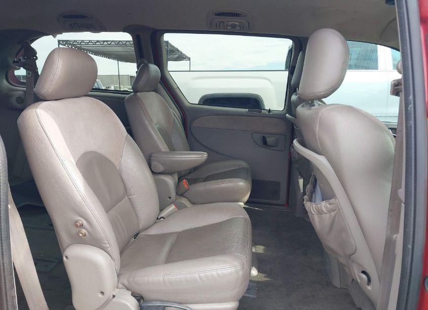 Photo 8 of 2003 Chrysler Town & COUNTRY LIMITED (VIN 2C8GP64L73R321804)