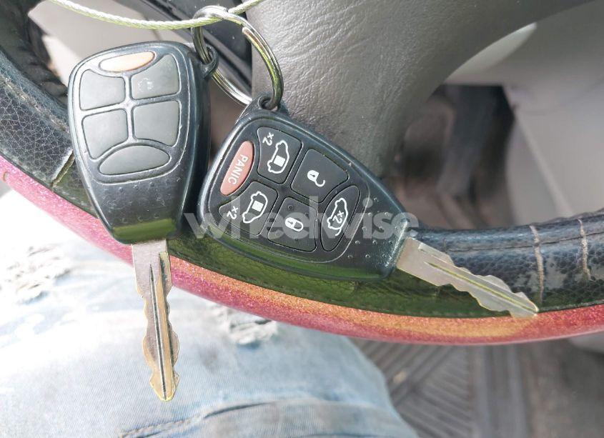 Photo 11 of 2005 Chrysler Town & COUNTRY LIMITED (VIN 2C8GP64L75R365241)