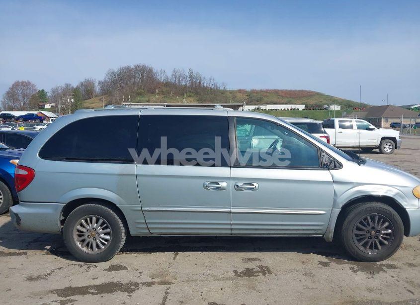 Photo 6 of 2002 Chrysler Town & COUNTRY LIMITED (VIN 2C8GP64L82R617235)