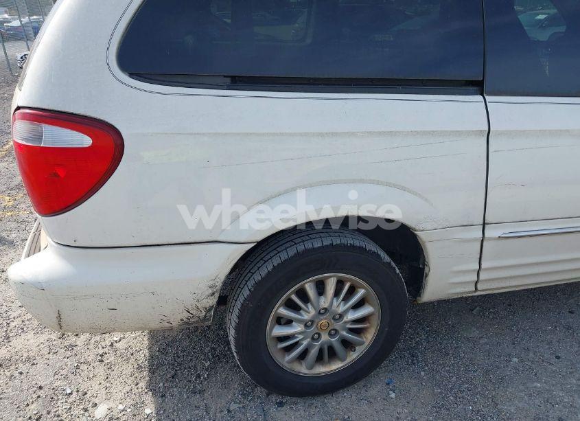 Photo 6 of 2002 Chrysler Town & COUNTRY LIMITED (VIN 2C8GP64L82R797610)