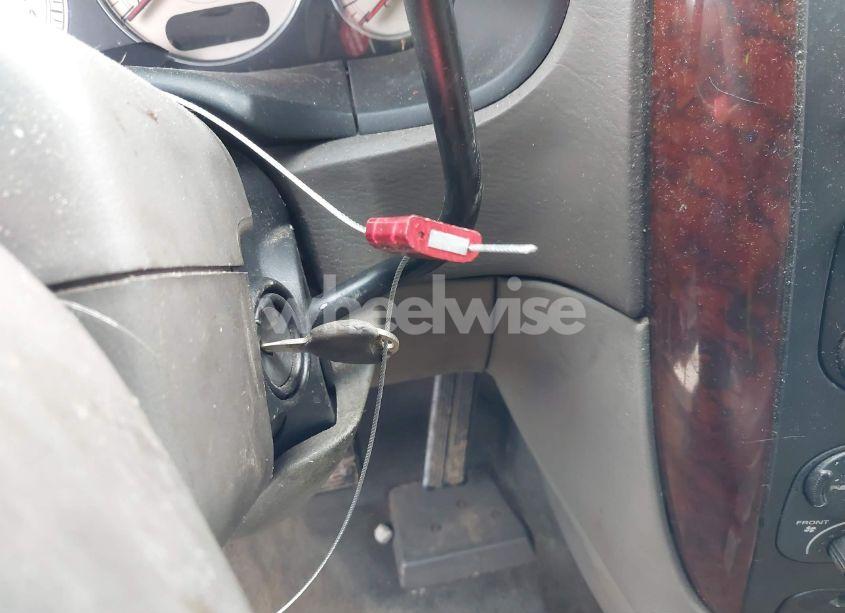 Photo 11 of 2003 Chrysler Town & COUNTRY LIMITED (VIN 2C8GP64L83R304459)