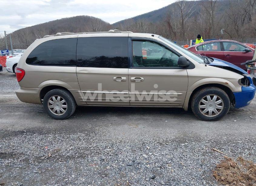 Photo 13 of 2003 Chrysler Town & COUNTRY LIMITED (VIN 2C8GP64L83R304459)