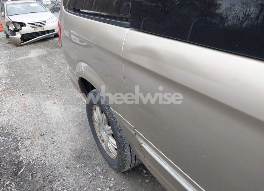 Photo 17 of 2003 Chrysler Town & COUNTRY LIMITED (VIN 2C8GP64L83R304459)