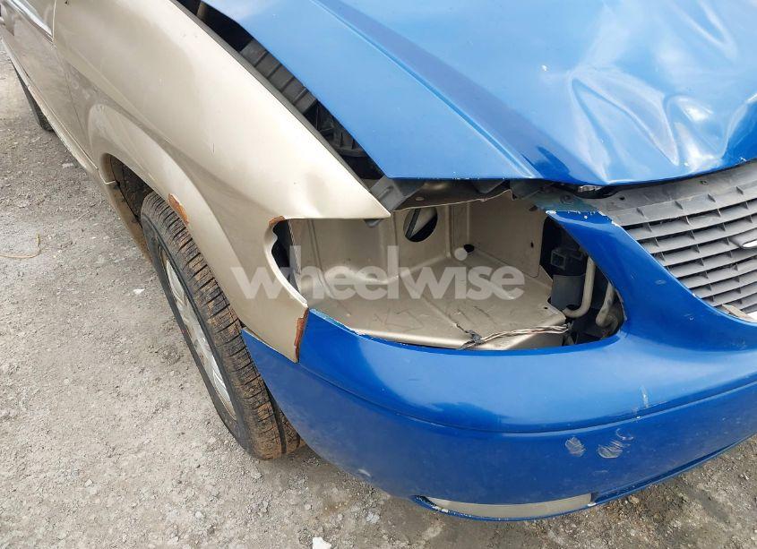 Photo 20 of 2003 Chrysler Town & COUNTRY LIMITED (VIN 2C8GP64L83R304459)