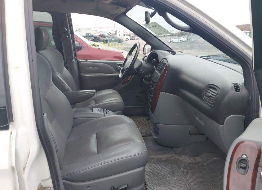 Photo 5 of 2004 Chrysler Town & COUNTRY LIMITED (VIN 2C8GP64L84R517378)