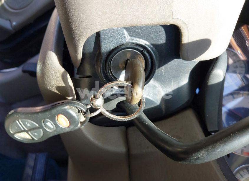 Photo 11 of 2002 Chrysler Town & COUNTRY LIMITED (VIN 2C8GP64LX2R611906)