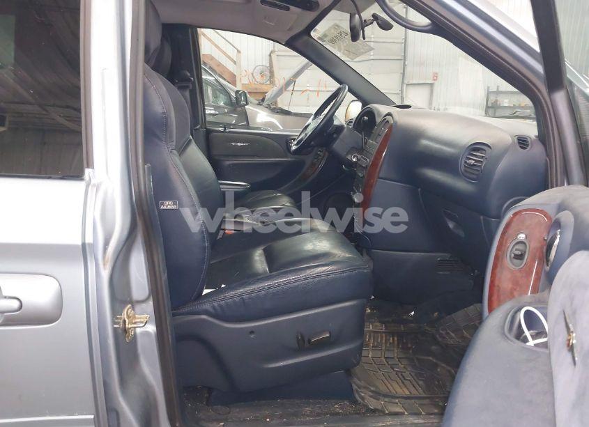 Photo 5 of 2003 Chrysler Town & COUNTRY LIMITED (VIN 2C8GP64LX3R234110)