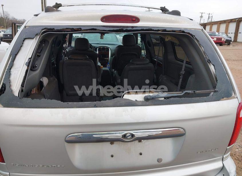 Photo 12 of 2005 Chrysler Town & COUNTRY LIMITED (VIN 2C8GP64LX5R191259)