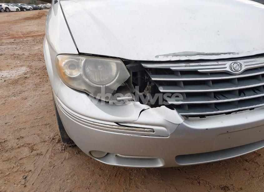 Photo 15 of 2005 Chrysler Town & COUNTRY LIMITED (VIN 2C8GP64LX5R191259)