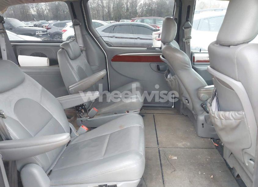 Photo 8 of 2005 Chrysler Town & COUNTRY LIMITED (VIN 2C8GP64LX5R191259)