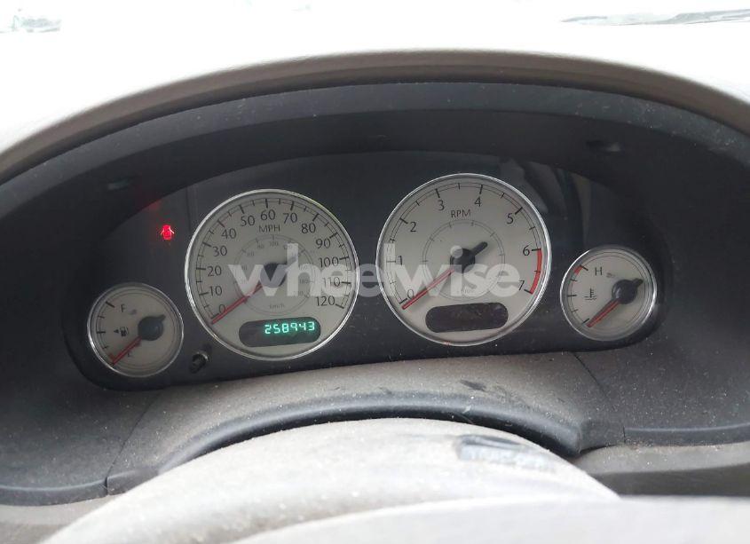 Photo 7 of 2005 Chrysler Town & COUNTRY LIMITED (VIN 2C8GP64LX5R338616)