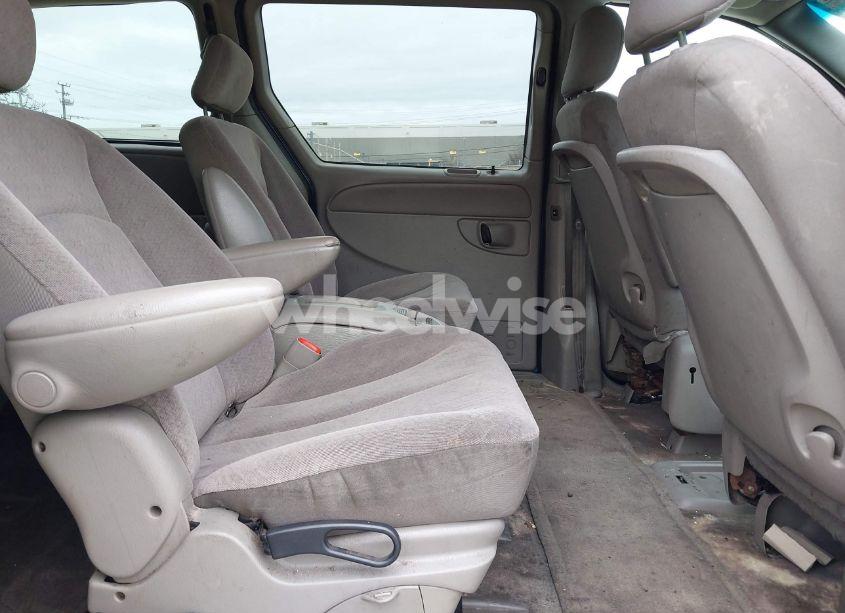 Photo 8 of 2002 Chrysler Town & COUNTRY EX (VIN 2C8GP74L22R505116)