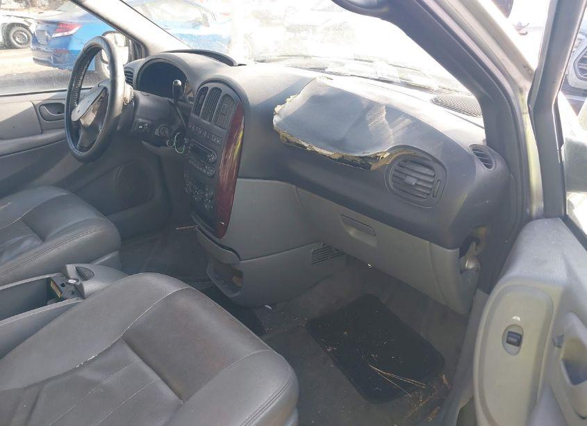 Photo 5 of 2004 Chrysler Town & COUNTRY EX (VIN 2C8GP74L24R579073)