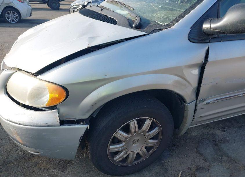 Photo 6 of 2004 Chrysler Town & COUNTRY EX (VIN 2C8GP74L24R579073)