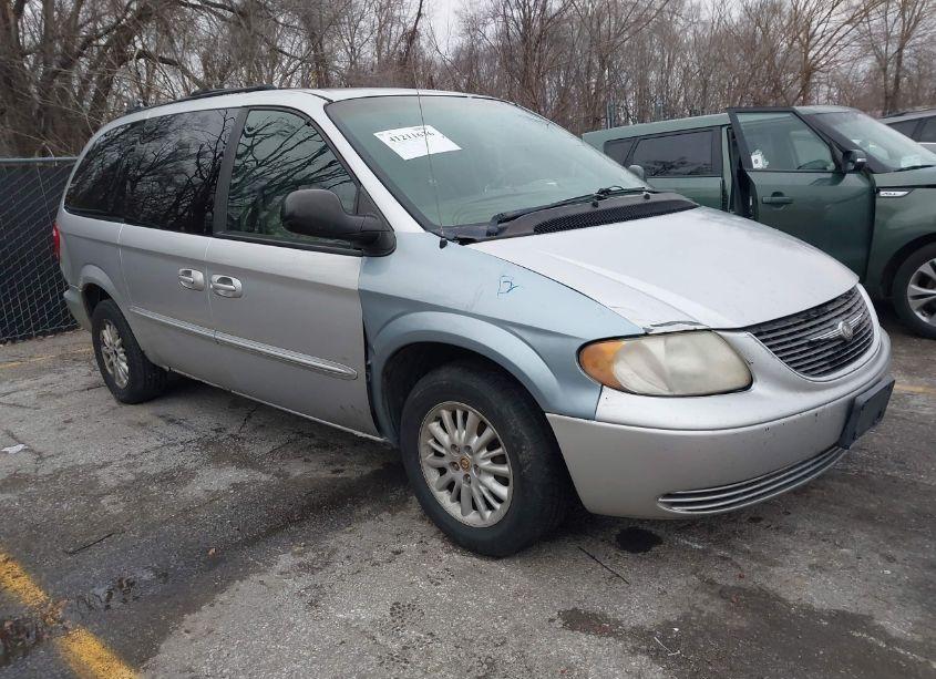 2002 Chrysler Town & COUNTRY EX (VIN 2C8GP74L82R707975) main photo
