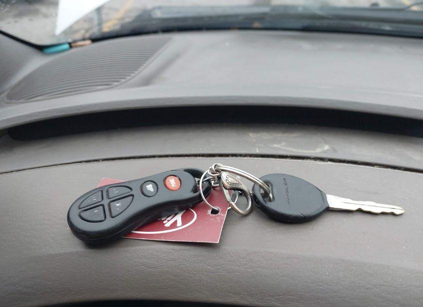 Photo 11 of 2002 Chrysler Town & COUNTRY EX (VIN 2C8GP74L82R707975)