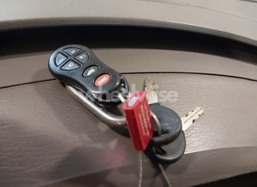 Photo 11 of 2002 Chrysler Town & COUNTRY EX (VIN 2C8GP74L92R536122)