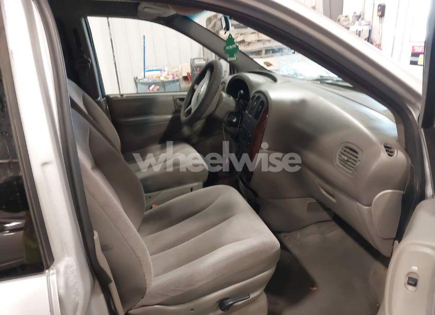 Photo 5 of 2002 Chrysler Town & COUNTRY EX (VIN 2C8GP74L92R536122)