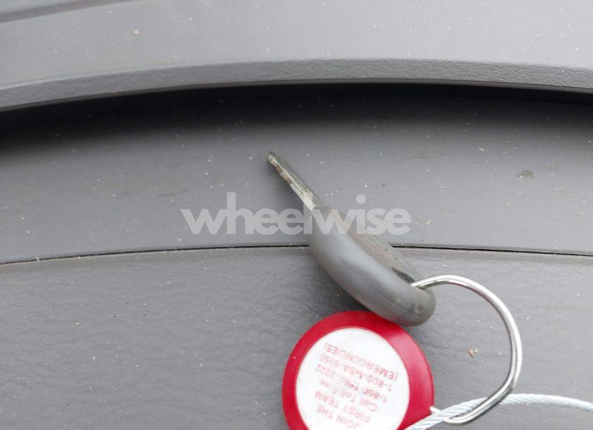 Photo 11 of 2001 Chrysler Town & COUNTRY LIMITED (VIN 2C8GT64L01R337027)