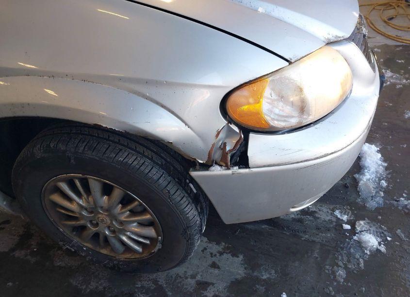 Photo 6 of 2003 Chrysler Town & COUNTRY LIMITED (VIN 2C8GT64L33R193170)