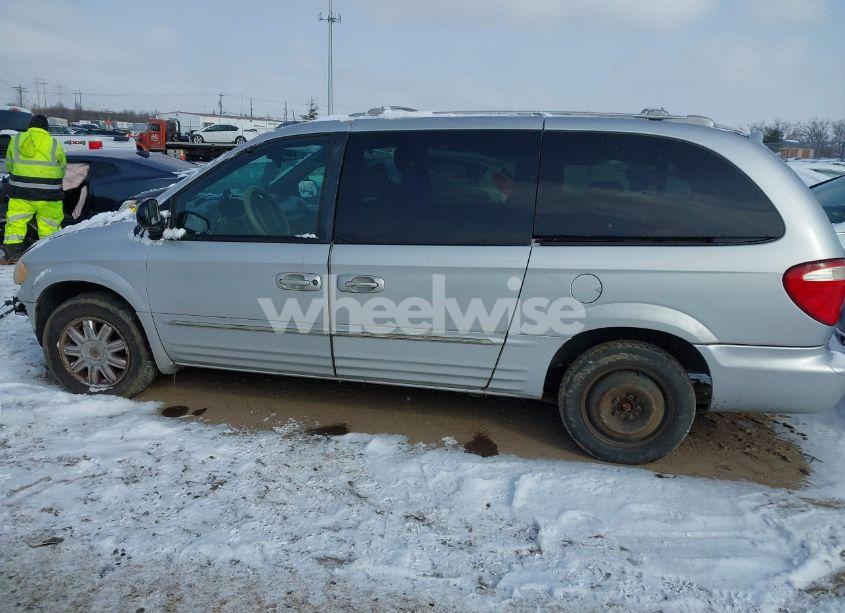 Photo 15 of 2004 Chrysler Town & COUNTRY LIMITED (VIN 2C8GT64L64R541576)