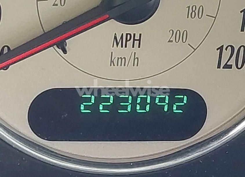 Photo 16 of 2004 Chrysler Town & COUNTRY LIMITED (VIN 2C8GT64L64R541576)