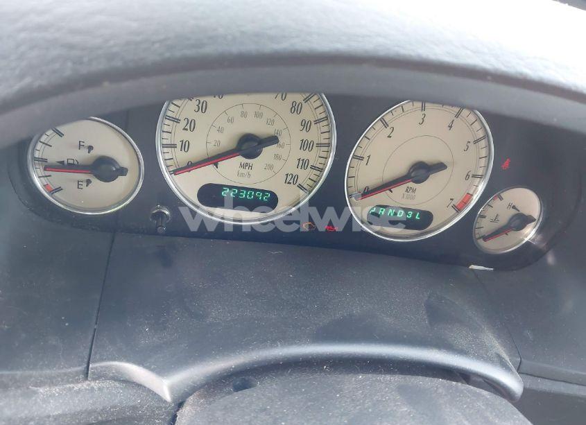 Photo 7 of 2004 Chrysler Town & COUNTRY LIMITED (VIN 2C8GT64L64R541576)