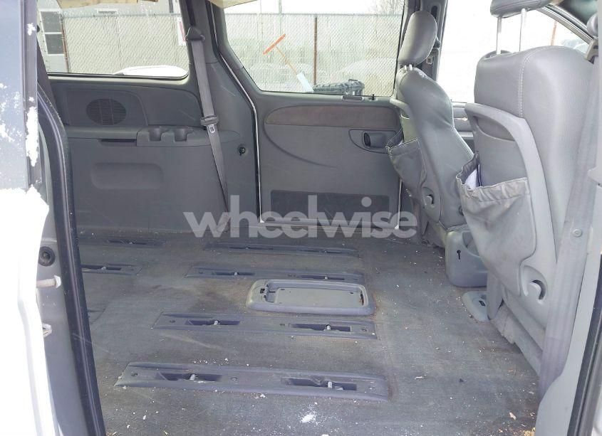 Photo 8 of 2004 Chrysler Town & COUNTRY LIMITED (VIN 2C8GT64L64R541576)