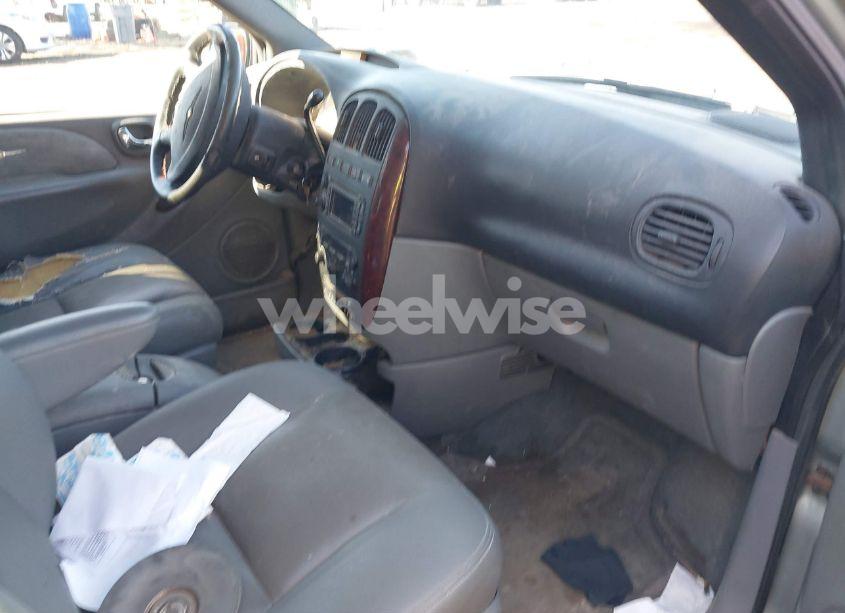 Photo 5 of 2004 Chrysler Town & COUNTRY LIMITED (VIN 2C8GT64L84R510359)