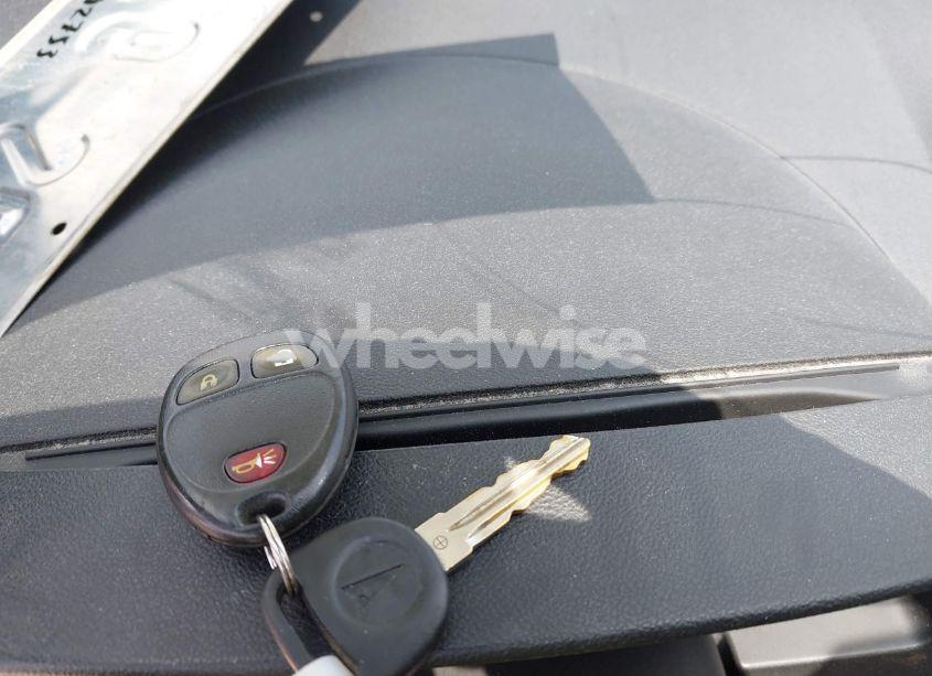 Photo 11 of 2009 Pontiac Torrent (VIN 2CKDL33F196207066)