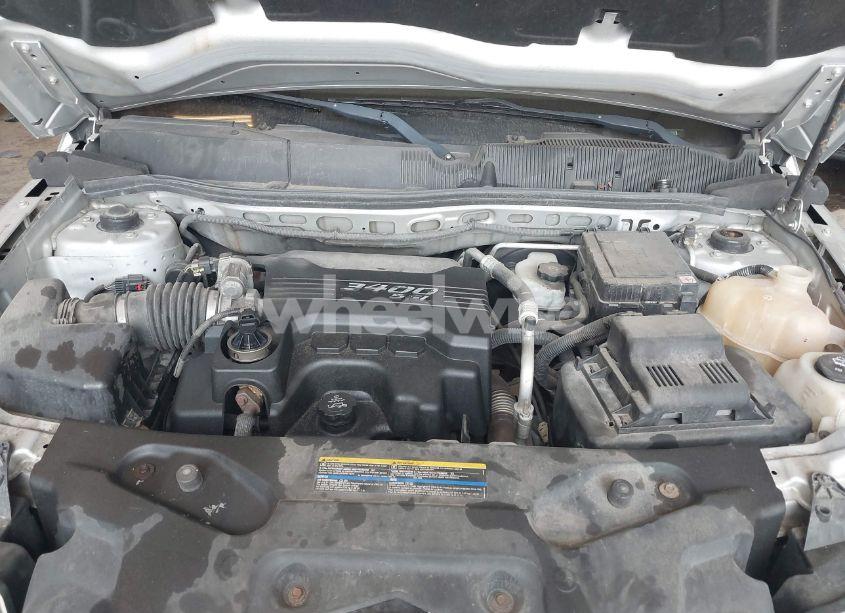 Photo 10 of 2009 Pontiac Torrent (VIN 2CKDL33F496206252)