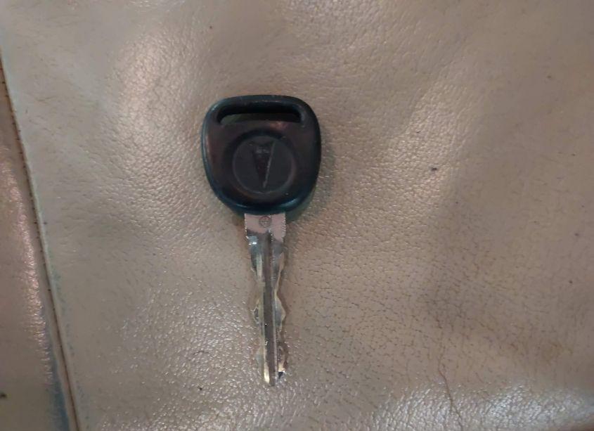 Photo 11 of 2008 Pontiac Torrent (VIN 2CKDL33F586040404)