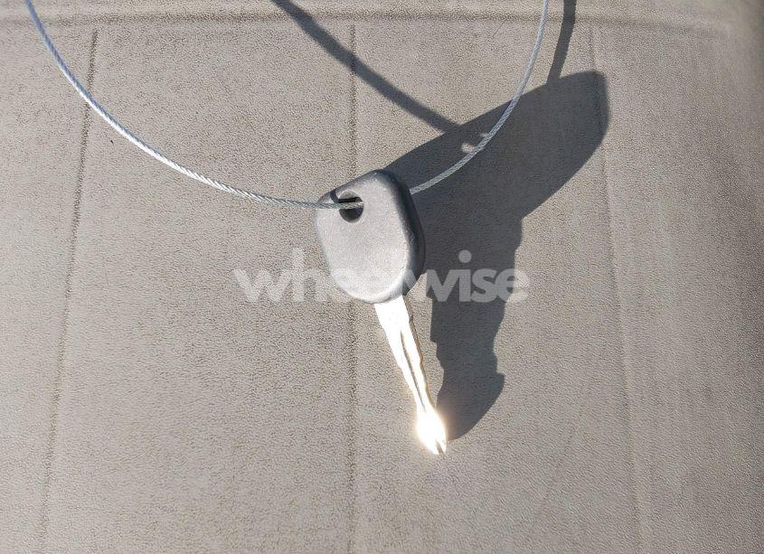 Photo 11 of 2009 Pontiac Torrent (VIN 2CKDL33F696210139)