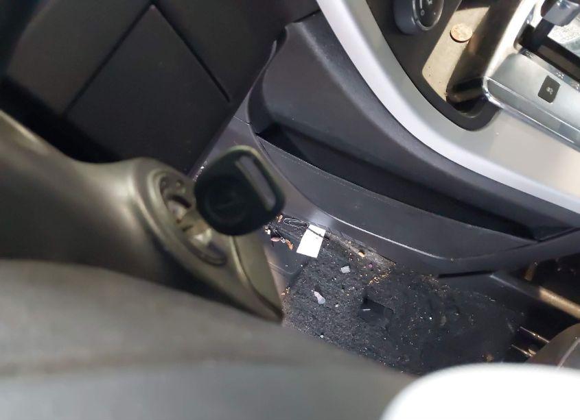 Photo 11 of 2009 Pontiac Torrent (VIN 2CKDL43F096232417)