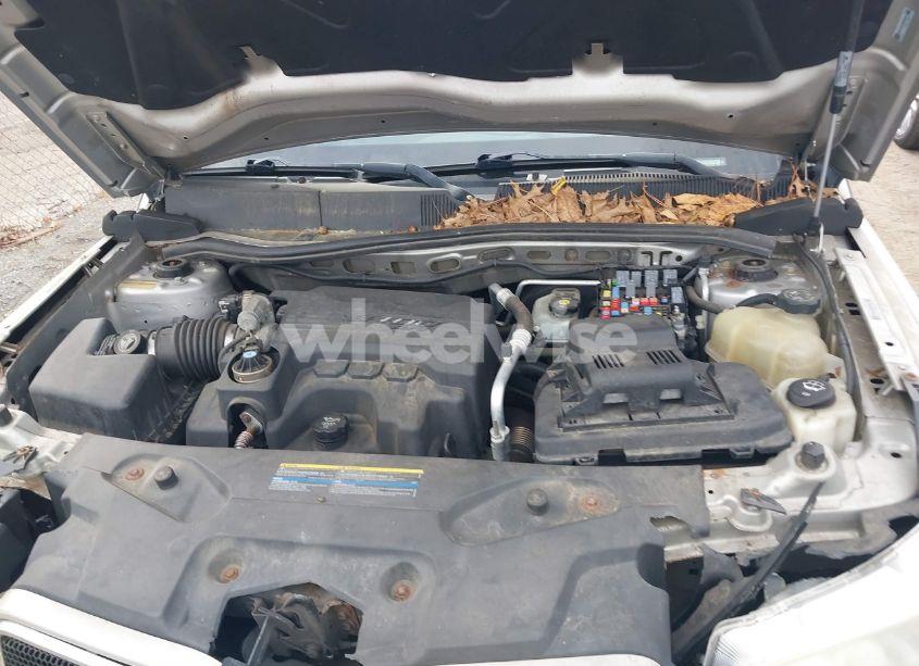 Photo 10 of 2008 Pontiac Torrent (VIN 2CKDL43F286058848)