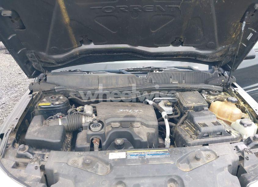 Photo 10 of 2008 Pontiac Torrent (VIN 2CKDL43F686064622)